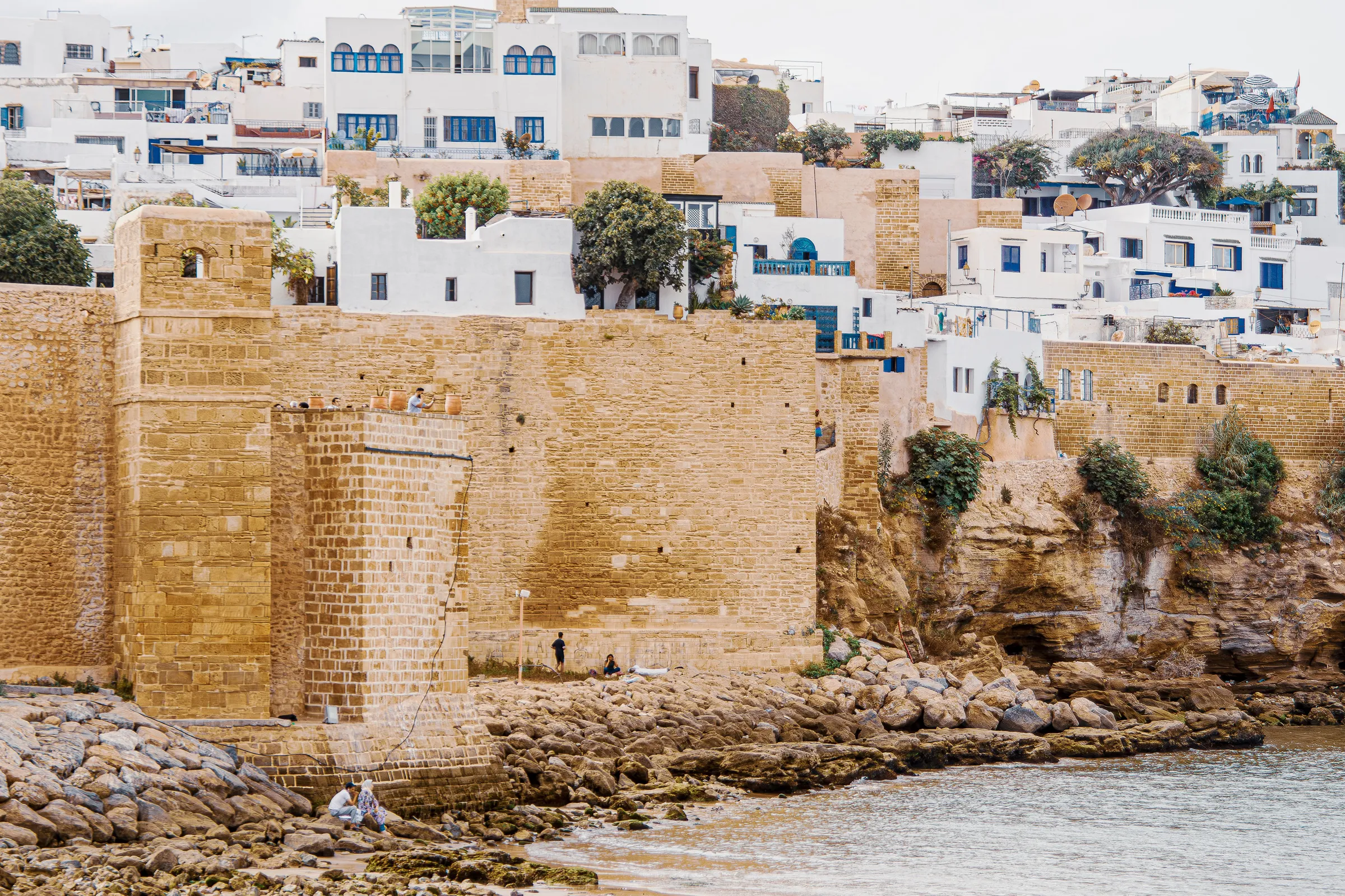 La kasbah de los Udayas en Rabat con sus calles azules y blancas